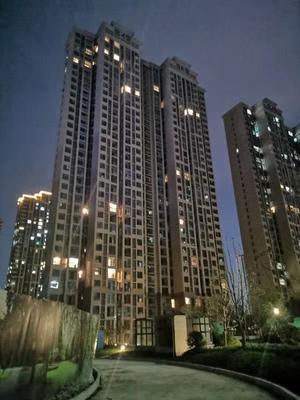 鄭州一樓盤延期交房11個(gè)月，違約金未結(jié)清引發(fā)爭(zhēng)議